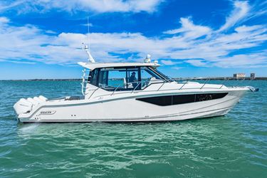 42' Boston Whaler 2022 Yacht For Sale